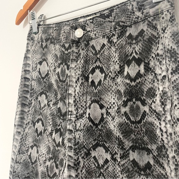 Free People • snakeprint flare jeans sz 26 - Picture 8 of 10